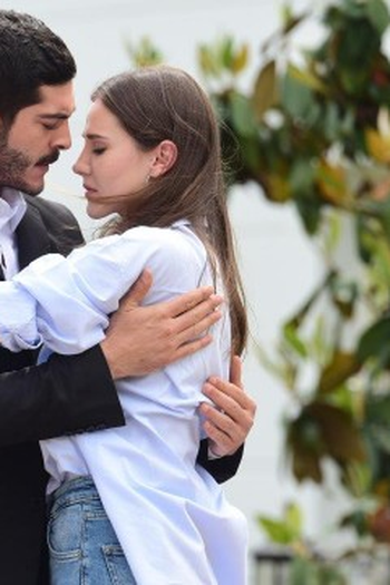 Poster de Episódio 20. Bölüm (2021)
