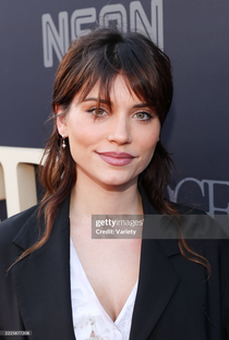 Eva de Dominici - Poster 1