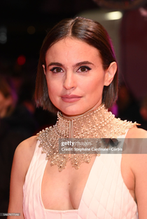 Verónica Echegui - Poster 1