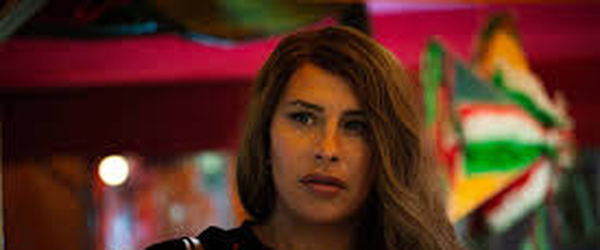 Karla Sofia Gascón se vitimiza sobre seus tweets antigos