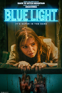 Blue Light - Poster / Capa / Cartaz - Oficial 1
