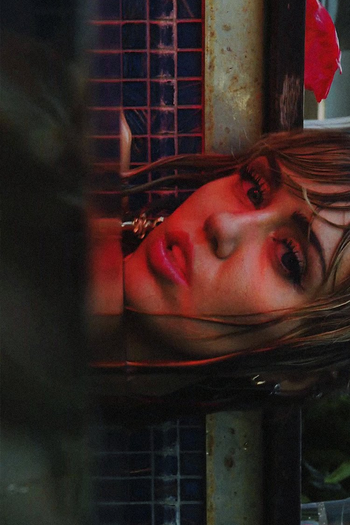  de Curta Miley Cyrus: Slide Away (2019)