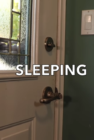 Poster 1 de Curta Sleeping (2021)