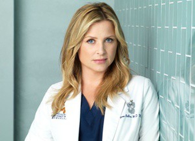 Grey's Anatomy: Jessica Capshaw, a Arizona, fecha contrato para mais três anos