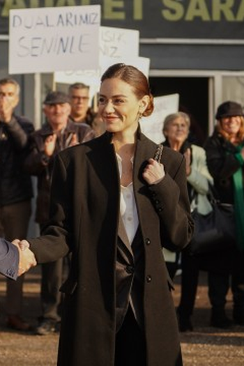 Poster de Episódio 15. Bölüm (2023)