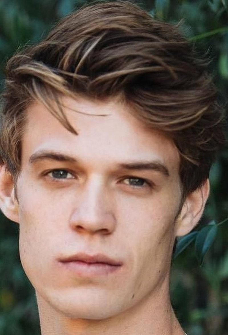 Colin Ford - Foto 1