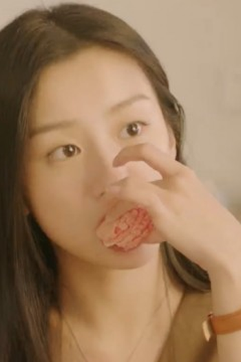 Poster de Episódio Love Makes You Bloated  (2022)