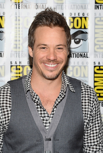Michael Raymond-James - Poster 1