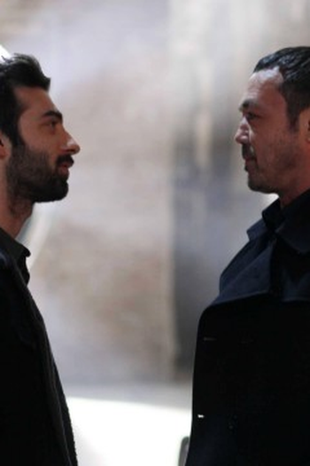 Poster de Episódio 13. Bölüm (2015)