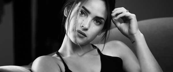 James Gunn elogia Adria Arjona e diz que atriz seria uma ótima Mulher-Maravilha