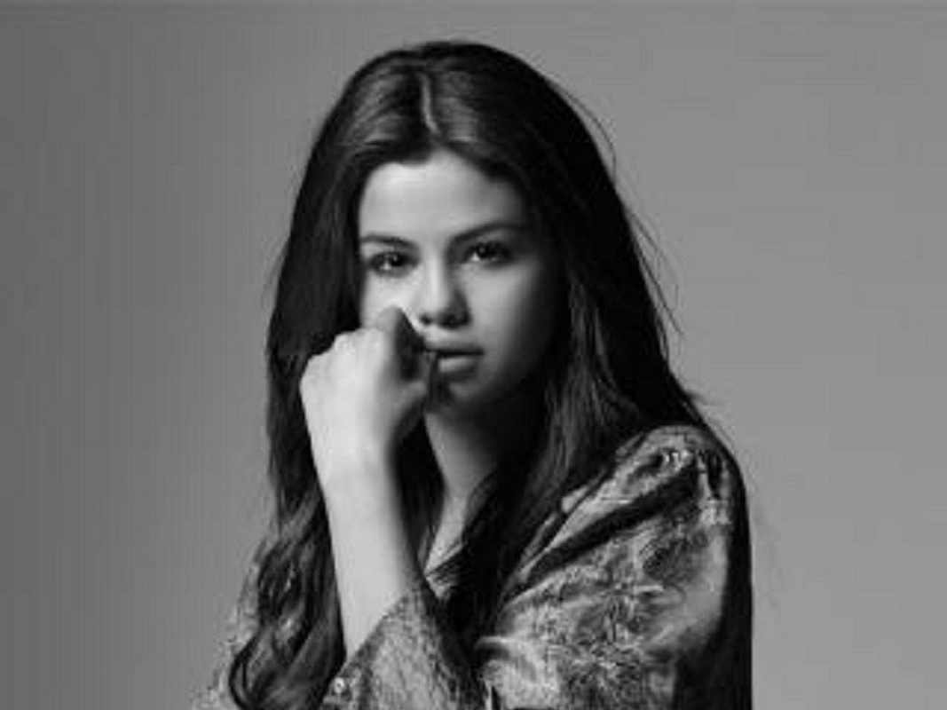 Selena Gomez - Foto 28
