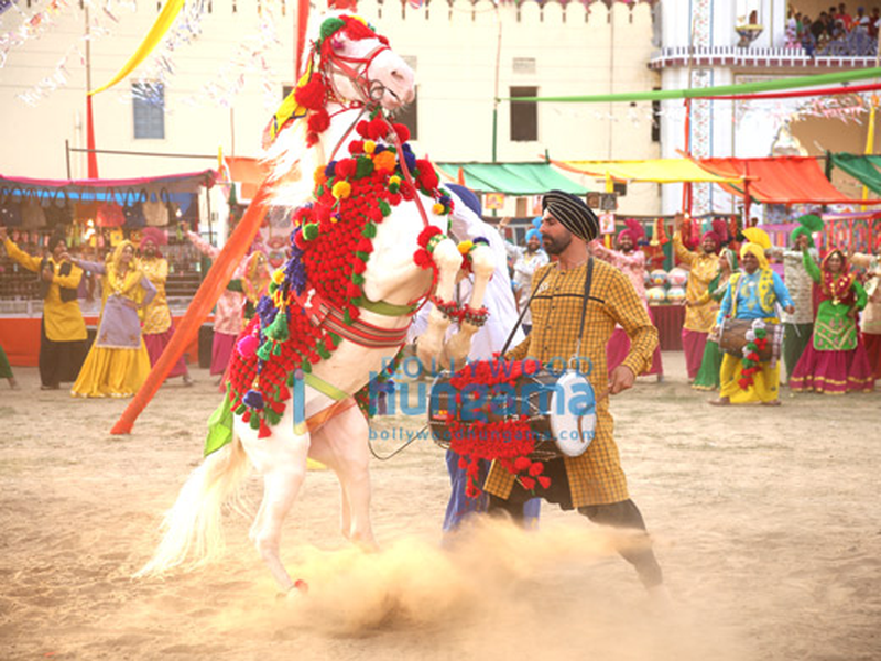 Foto 2 de Singh Is Bliing