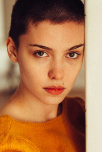 Ioana Bugarin - Poster / Capa / Cartaz - Oficial 1