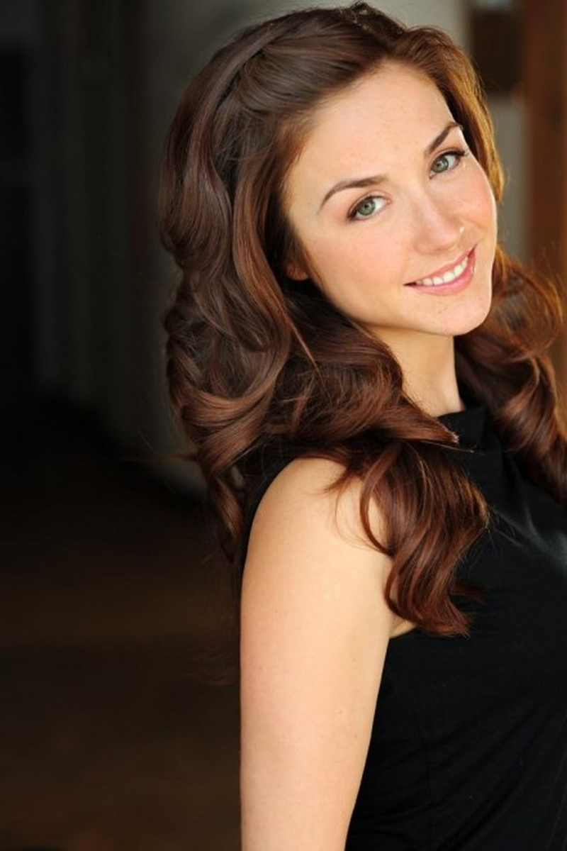 Erin Karpluk - Foto 1