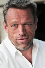 Brian Thompson (I)