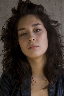 Luana Tanaka - Poster 1