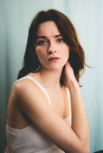 Olivia Morris (VII) - Poster 1