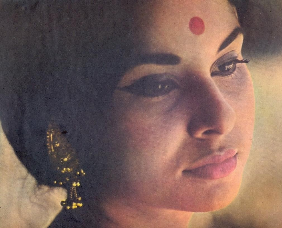 Madhabi Mukherjee - Foto 1