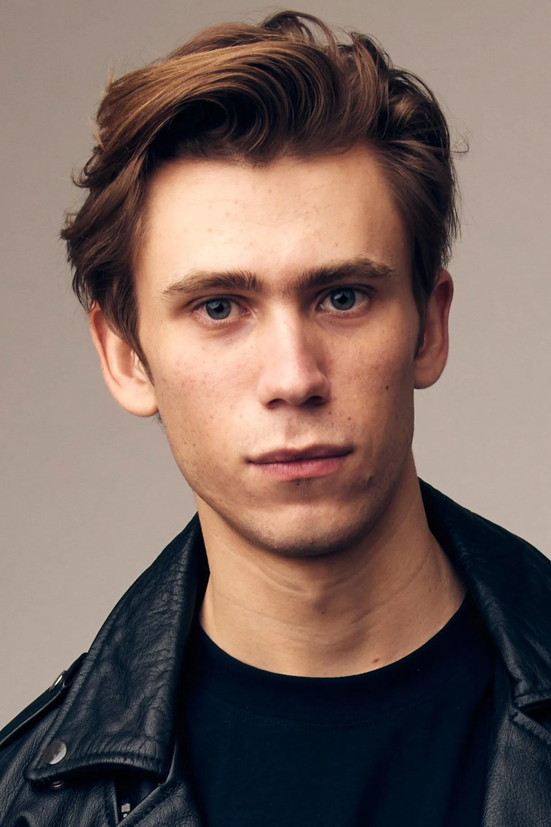 Owen Teague - Foto 1