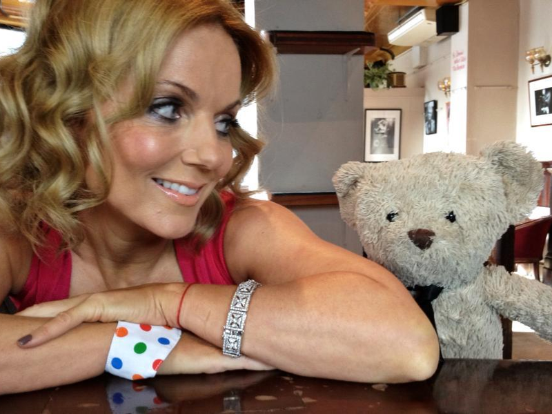 Foto 1 de Misery Bear in How Pudsey Got His Bandana