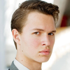 Ansel Elgort - Foto 4