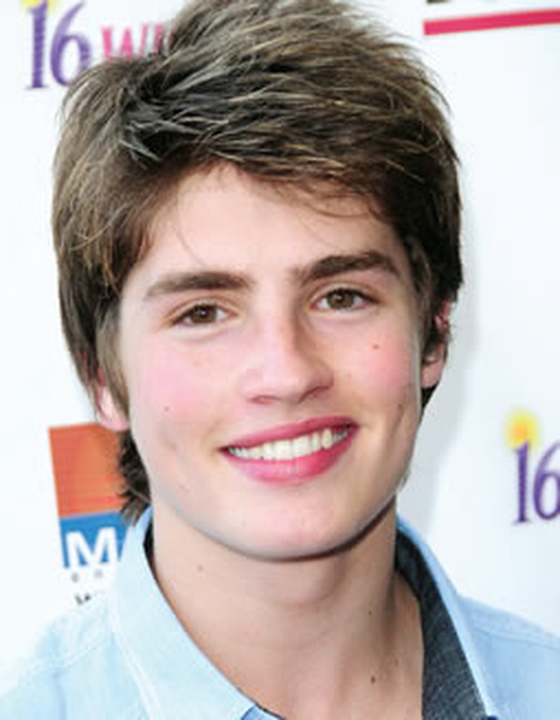Gregg Sulkin - Foto 9