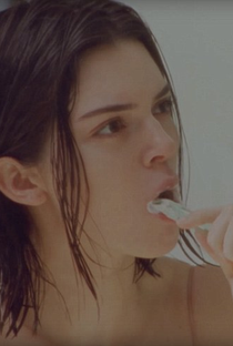Kendall Jenner asks herself some existential questions - Poster / Capa / Cartaz - Oficial 1