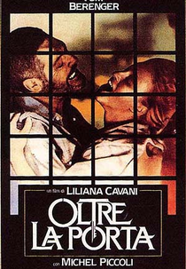 Atrás Daquela Porta (Oltre La Porta)
