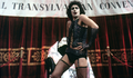 Após a morte de Tim Curry, relembre os filmes que marcaram sua carreira