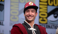 Ezra Miller planeja retorno "cauteloso" a Hollywood