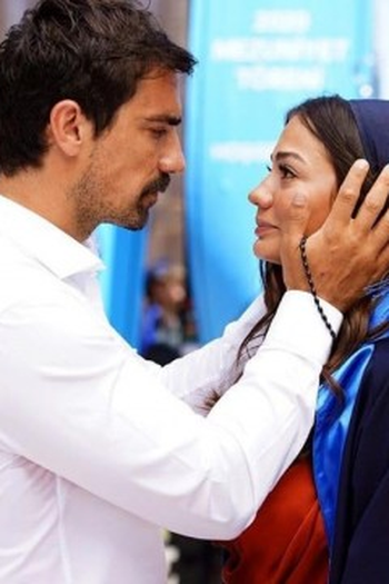 Poster de Episódio 12. Bölüm (Sezon Finali) (2020)