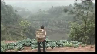 Trailer: « Taking Father home » (背鸭子的男孩, 2005) de Ying Liang