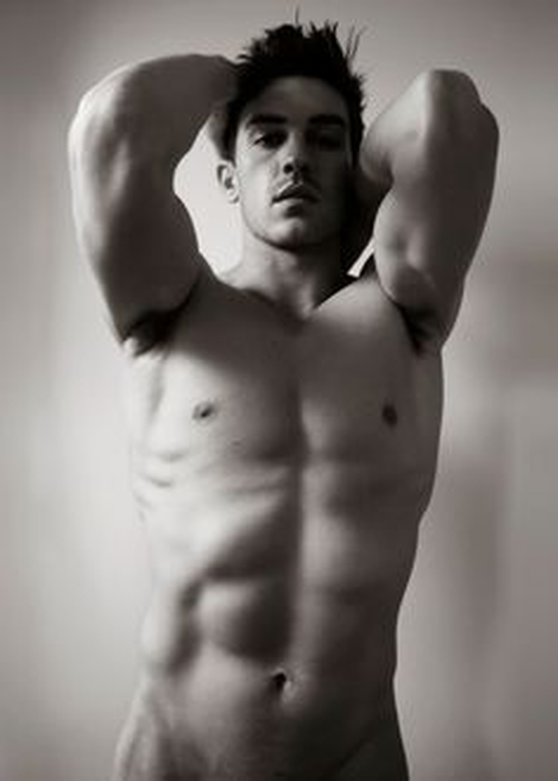 Michael Trevino (I) - Foto 3