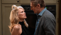 Liam Neeson e Pamela Anderson contam como foi contracenar em 'Corra que a Polícia Vem Aí'