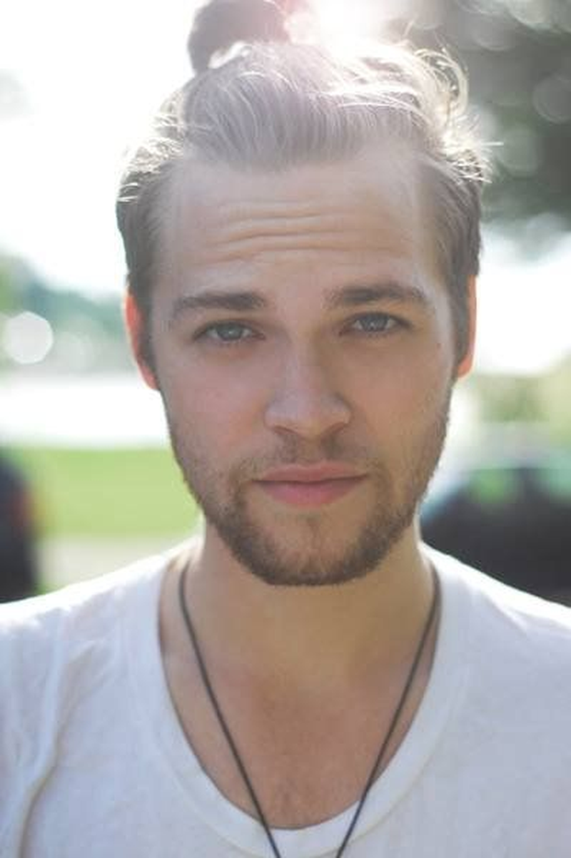 Alexander Calvert - Foto 2