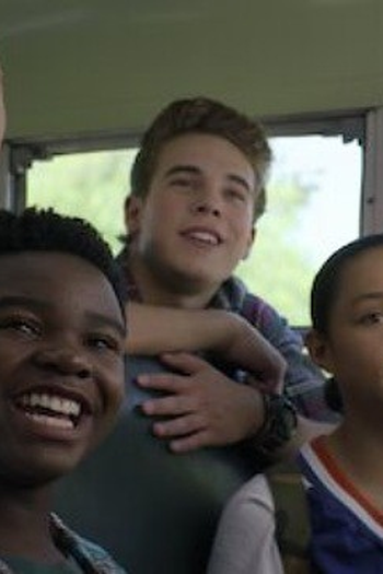 Poster de Episódio Fresh Off the Bus (2019)