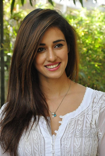 Disha Patani - Poster / Capa / Cartaz - Oficial 1