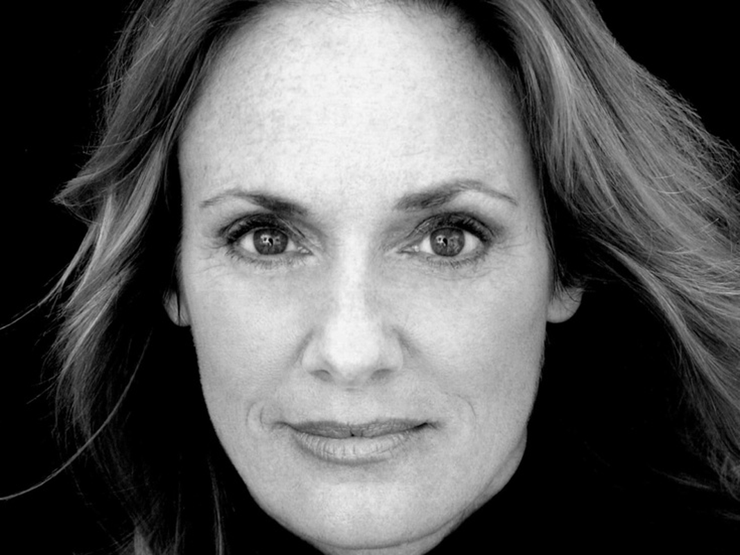 Lisa Emery - Foto 1