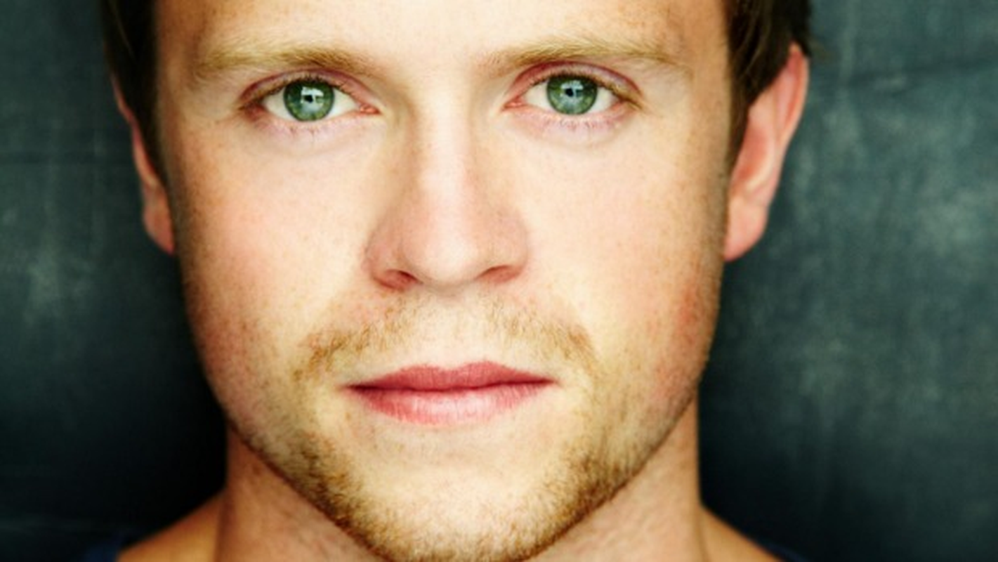 Hugo Johnstone-Burt - Foto 1