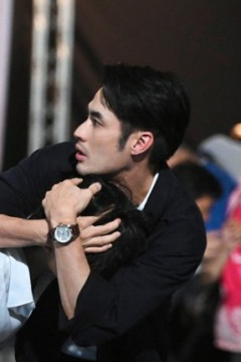 Poster de Episódio กระแส หรือ กระสุน (2025)