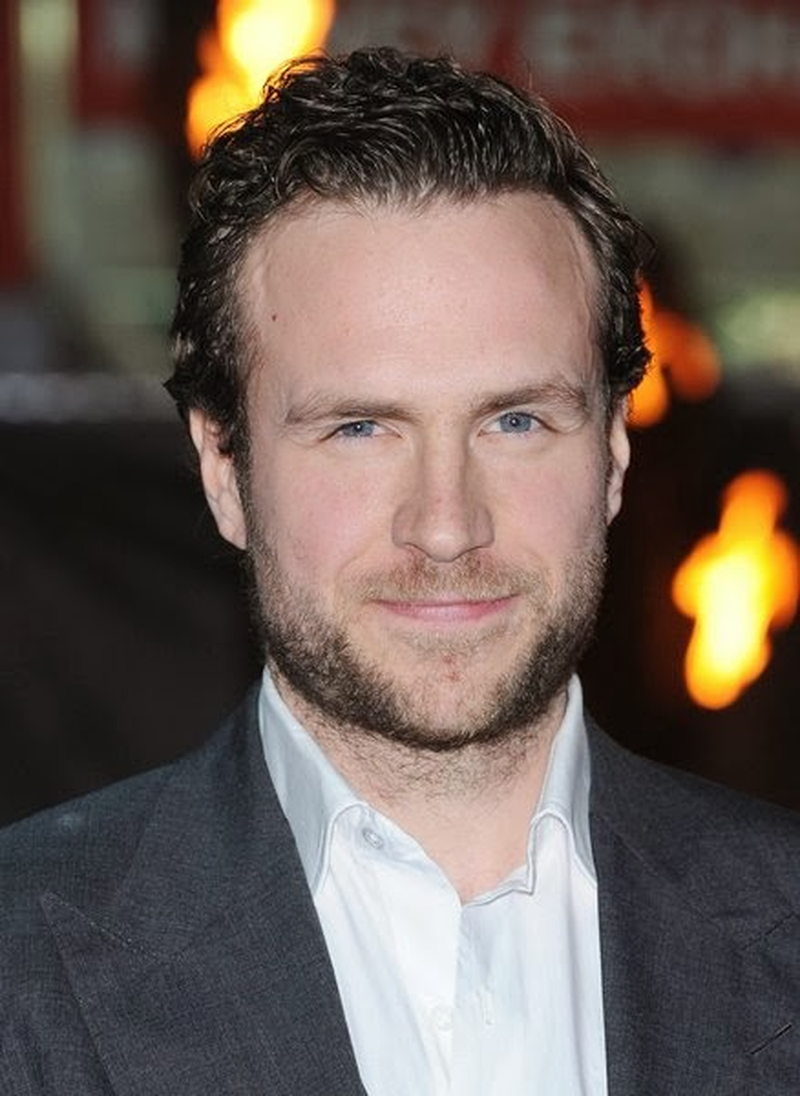 Rafe Spall - Foto 5