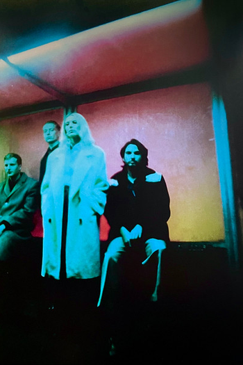  de Filme Wolf Alice - Blue Weekend (2022)