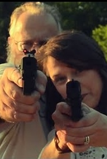 Tim and Susan Have Matching Handguns - Poster / Capa / Cartaz - Oficial 1