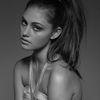 Phoebe Tonkin - Foto 3