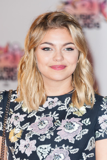 Louane Emera - Poster 1