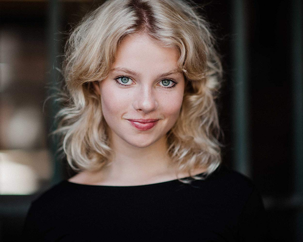 Ella Newton (III) - Foto 1
