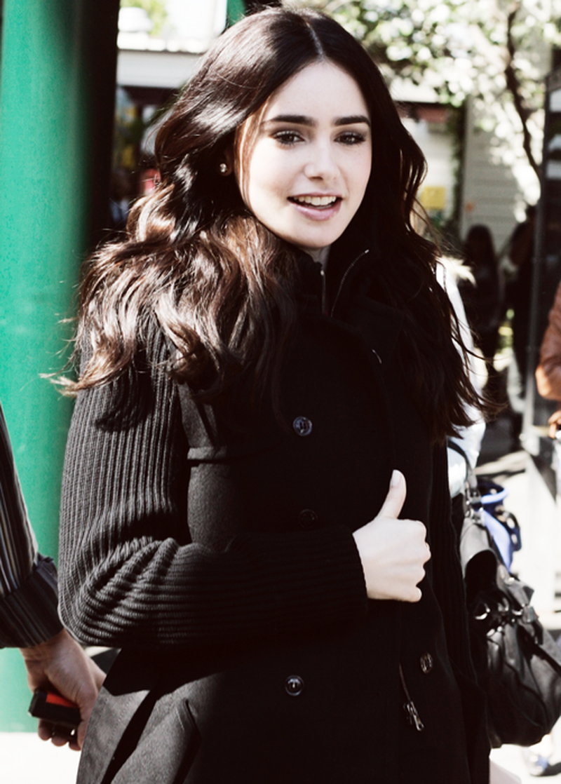 Lily Collins - Foto 21