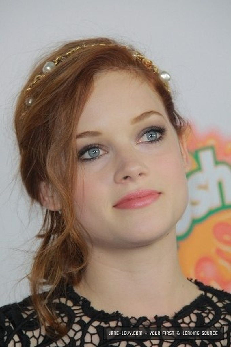 Jane Levy - Foto 1