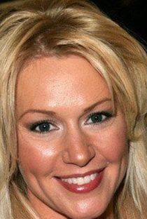 Beverly Lynne (I) - Poster 1