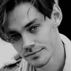 Tom Payne - Foto 1